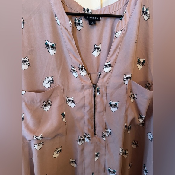 Stylish Cat Print Woman’s Shirt - Picture 2 of 4